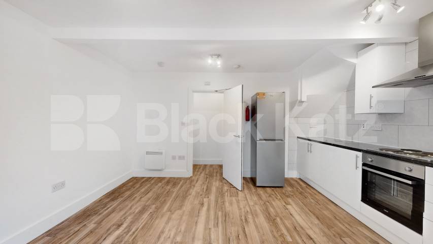 Spacious two bed set within a period house minutes to tube and shops Camden Road, Camden